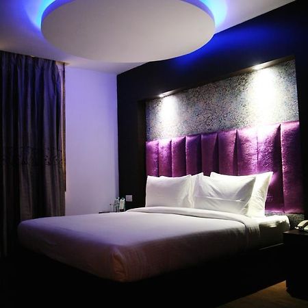 Capital O 7331 Hotel Downtown ニューデリー エクステリア 写真