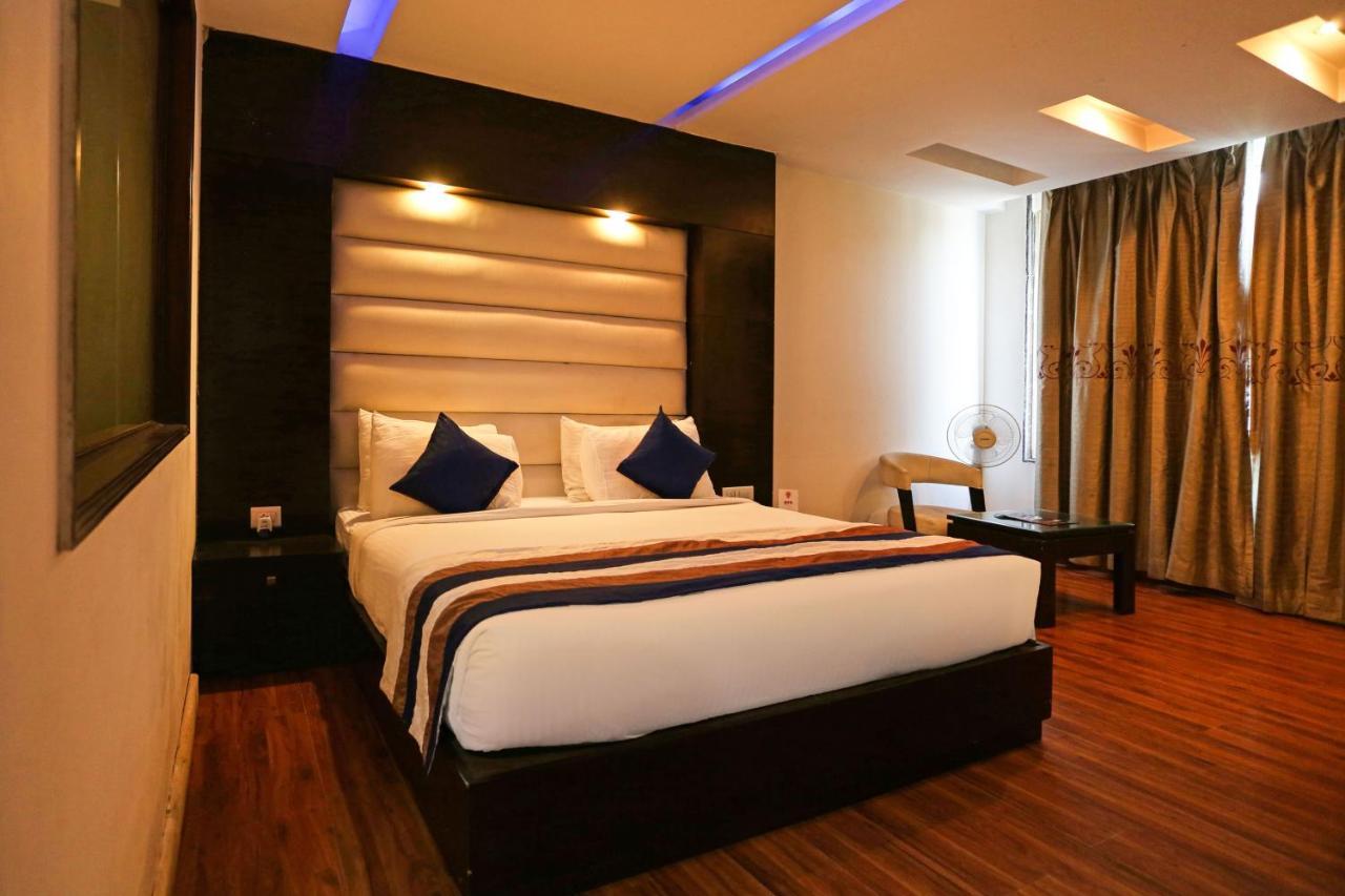 Capital O 7331 Hotel Downtown ニューデリー エクステリア 写真