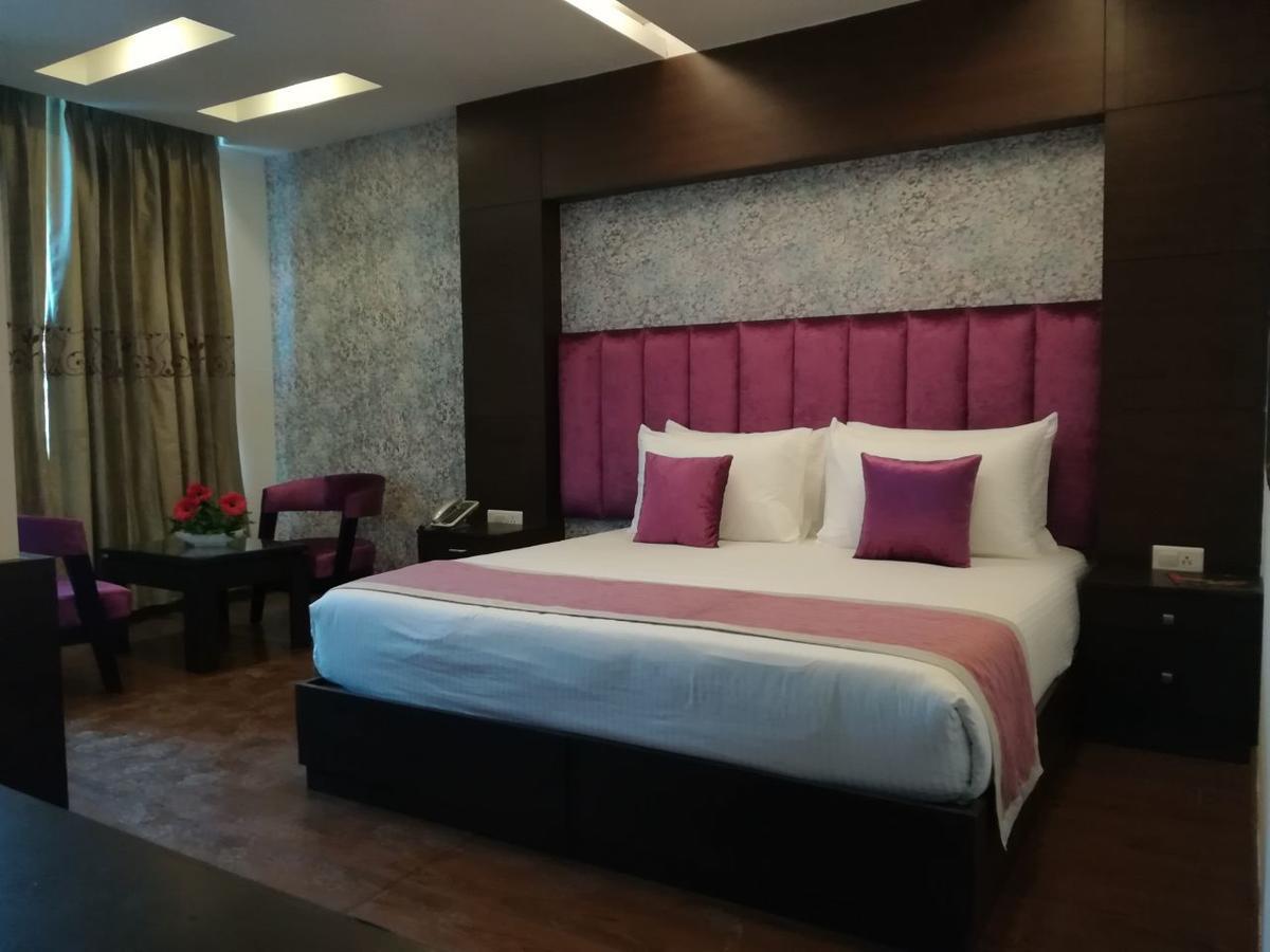 Capital O 7331 Hotel Downtown ニューデリー エクステリア 写真