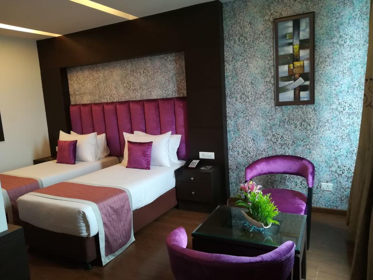 Capital O 7331 Hotel Downtown ニューデリー エクステリア 写真
