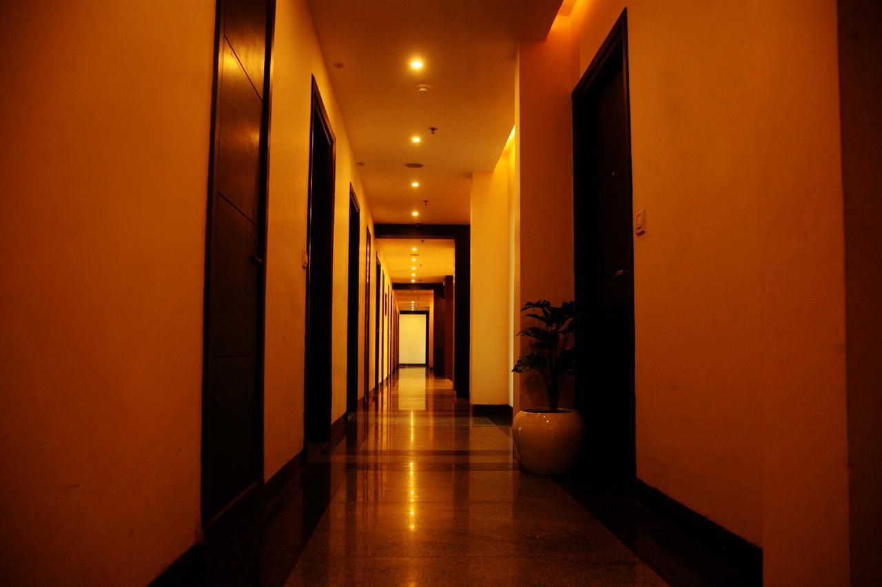 Capital O 7331 Hotel Downtown ニューデリー エクステリア 写真