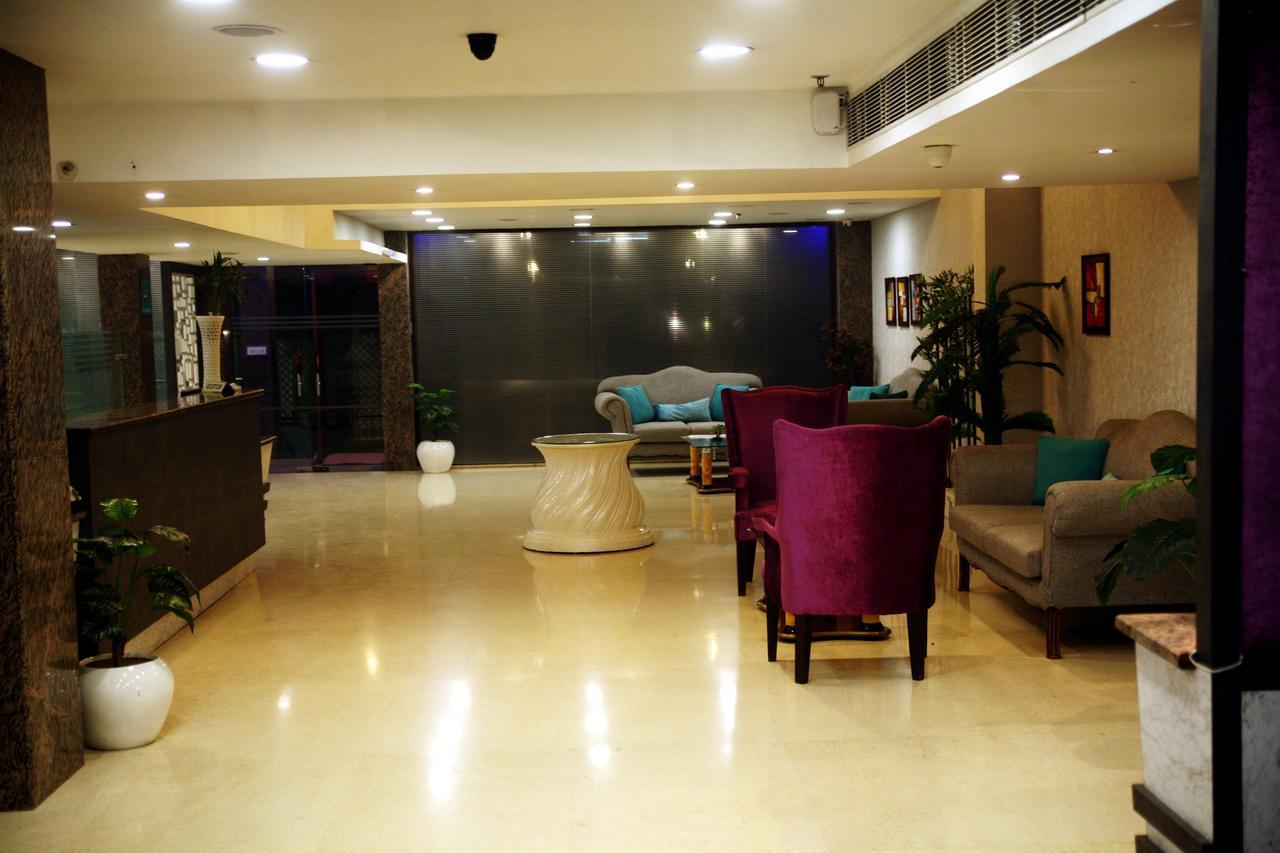 Capital O 7331 Hotel Downtown ニューデリー エクステリア 写真
