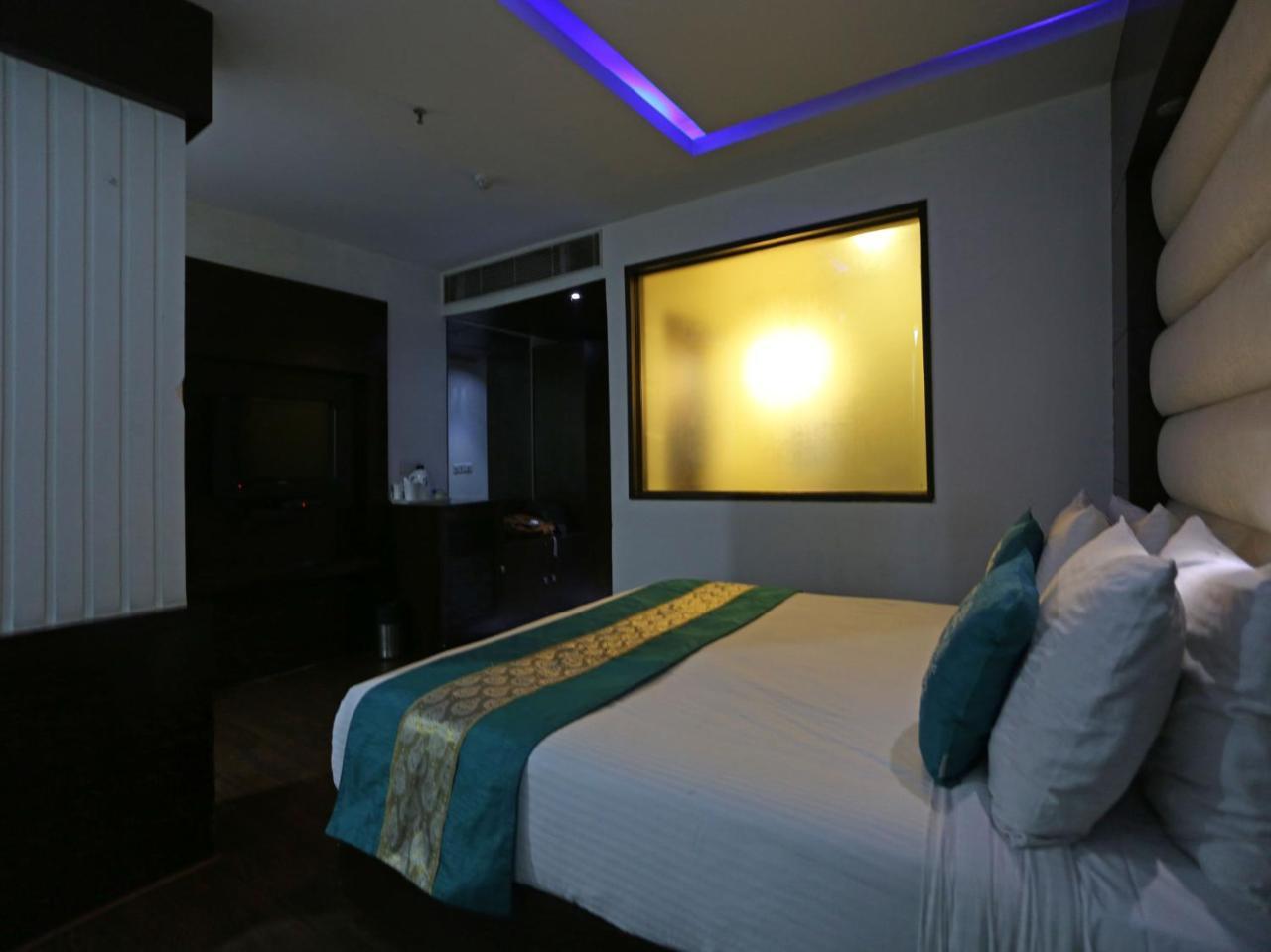 Capital O 7331 Hotel Downtown ニューデリー エクステリア 写真